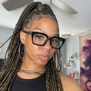 Meet your Posher, Taylor